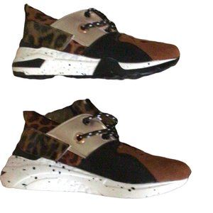BAMBOO LEOPARD AND GOLD SNEAKERS  SIZE 8